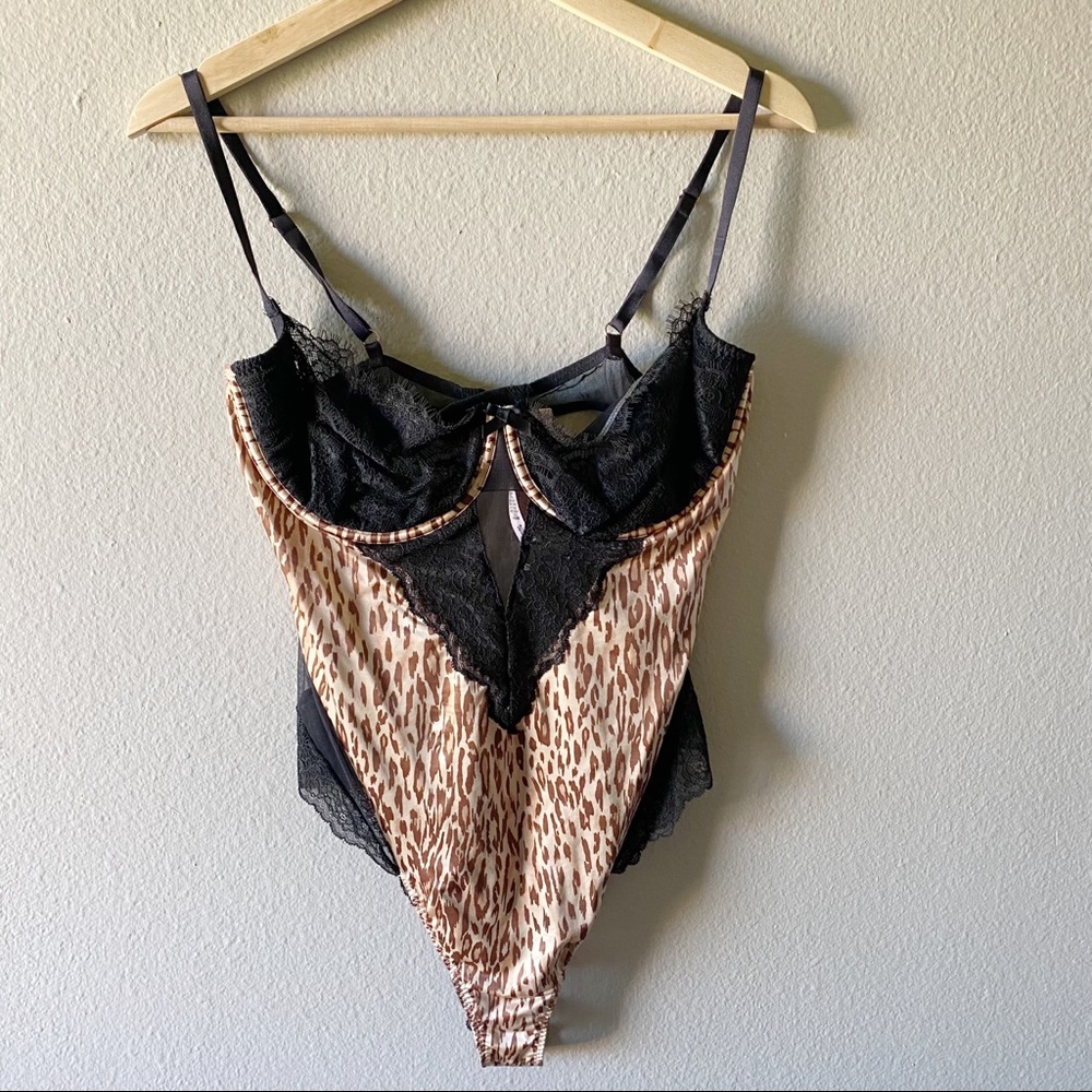 Victoria Secret Underwire Bodysuit XL NWT